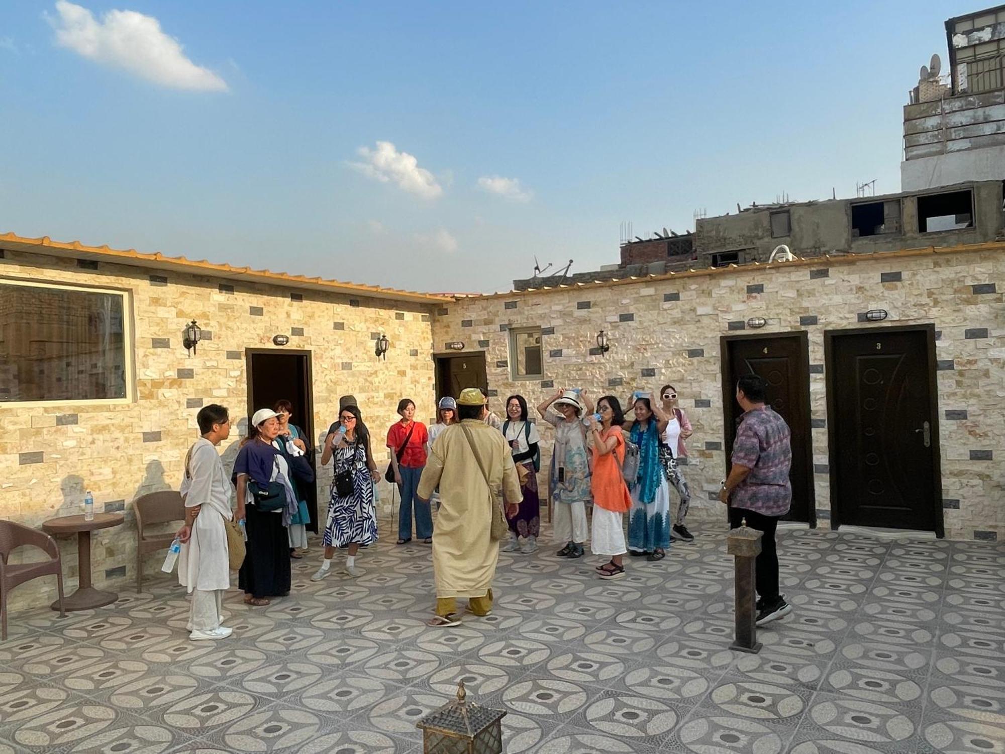 Sphinx Palace Pyramids View Inn Kafret el-Gabal Esterno foto